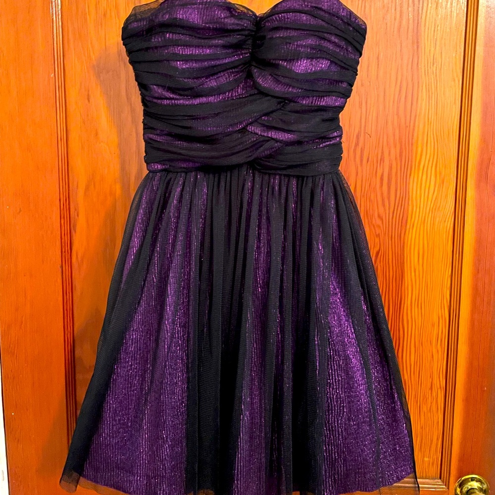 💜 Stunning Strapless Dress💜